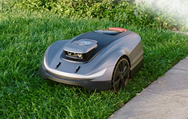 Min målte erfaring med Sunseeker Elite X5: En pålidelig robotplæneklipper til rigtige græsplæner