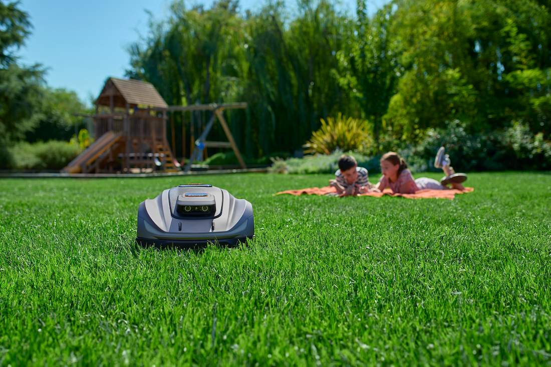 Robot Lawn Mower Garden