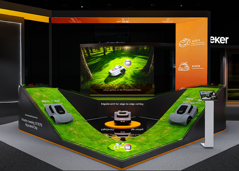 X8 Showcase & Live Mower Demos