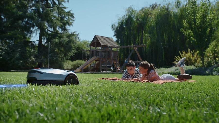 robot tagliaerba come funziona giardino autonomo