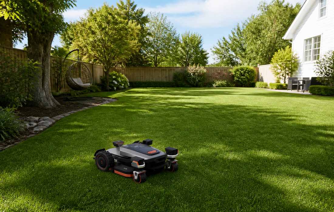 sunseeker elite x9 plus in un giardino suburbano