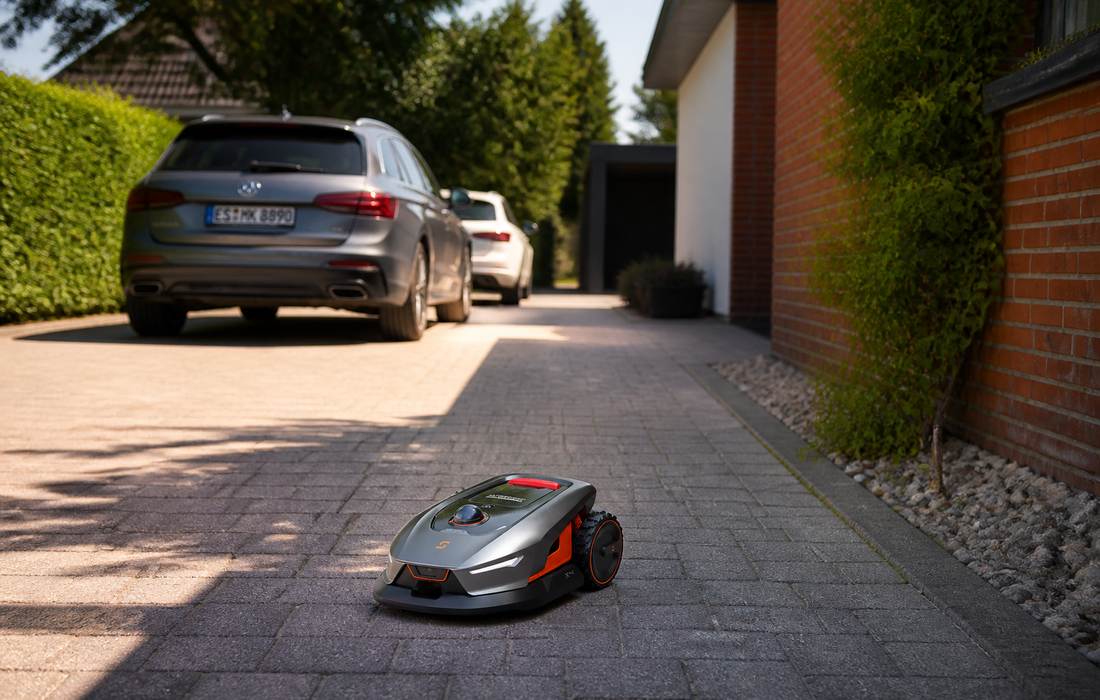 sunseeker elite x4 robot mower driveway cars