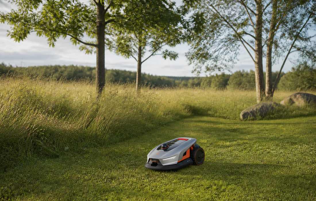 sunseeker elite x4 robot mower open meadow