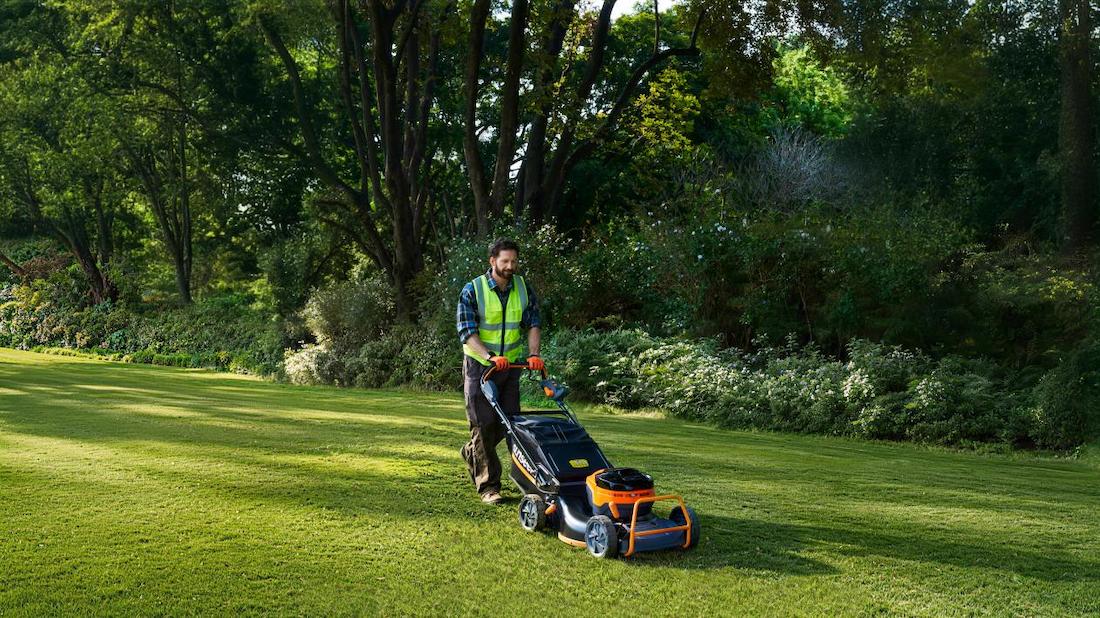a working eletric push mower