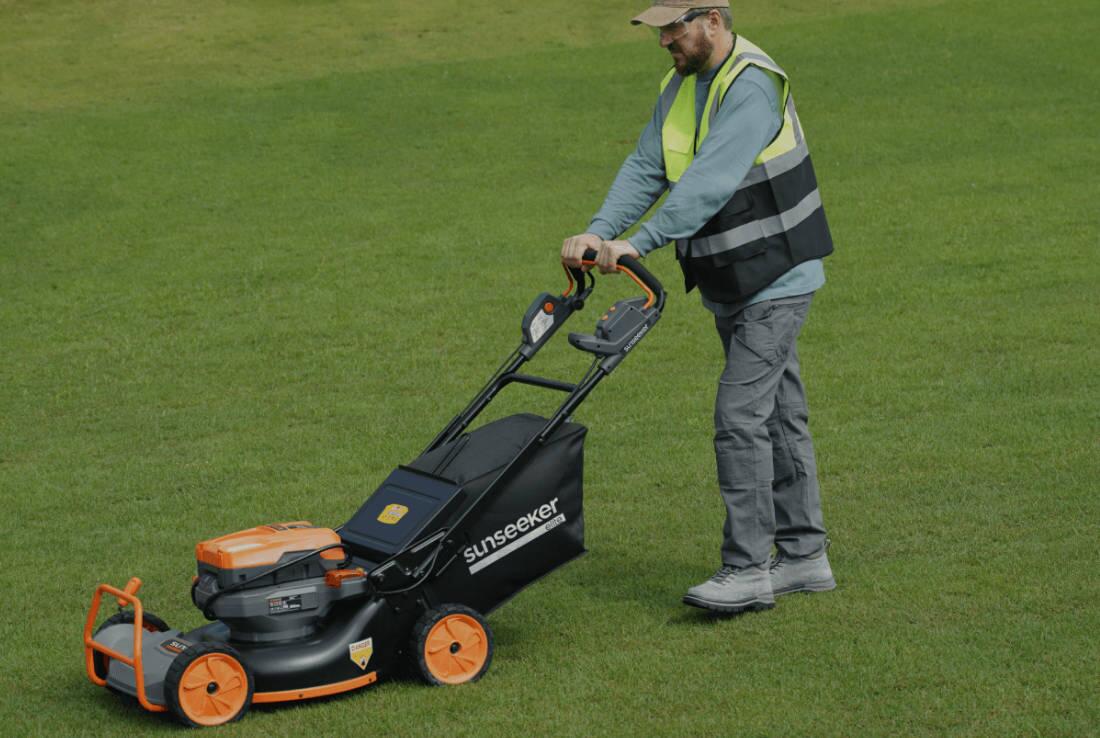 How to Clean Lawn Mower