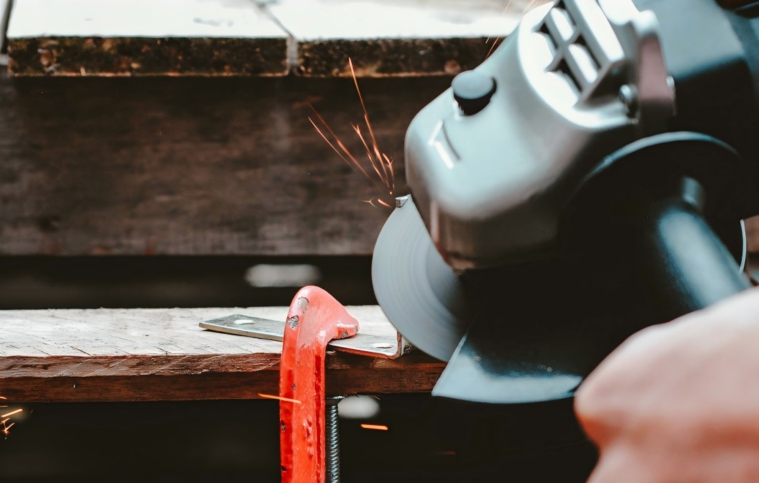 sharpening a lawn moer blade