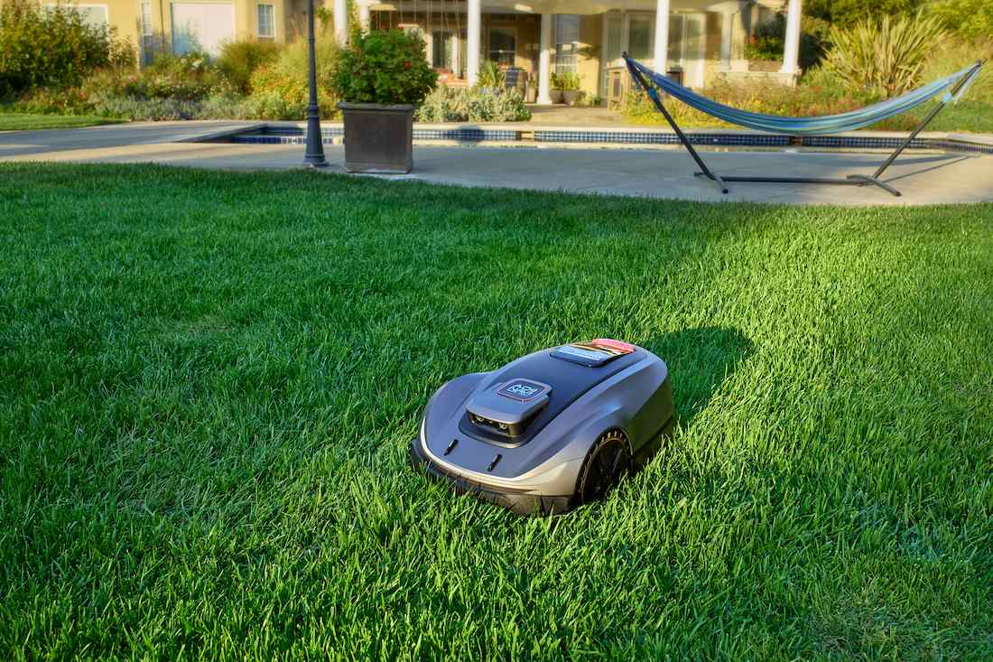 smart robotic lawn mower